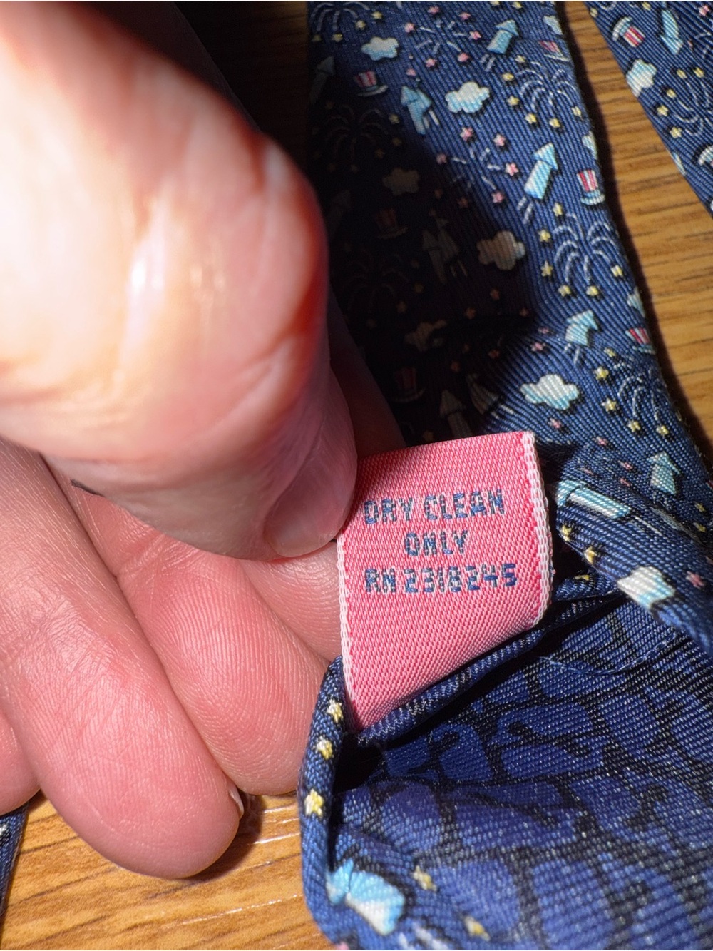 Boys Vineyard Vines blue patriotic fireworks 4th of July 100% Silk Neck Tie - Picture 8 of 8